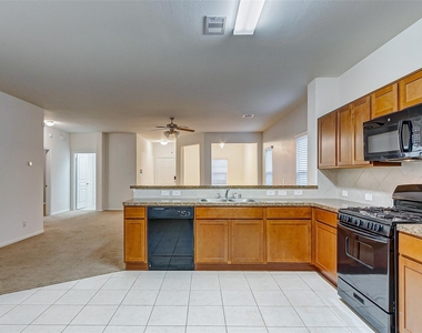 7411 Foxwaithe Lane - Photo Thumbnail 9