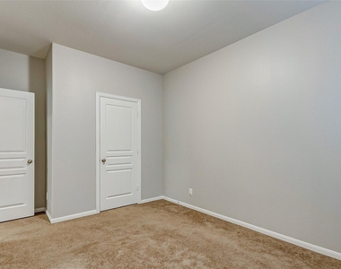 7411 Foxwaithe Lane - Photo Thumbnail 14