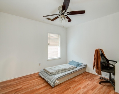 21002 Vista Trace Drive - Photo Thumbnail 13