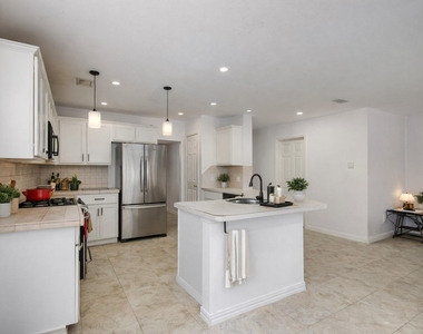 21002 Vista Trace Drive - Photo Thumbnail 3