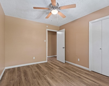 6713 Biggs Court - Photo Thumbnail 12