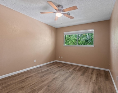 6713 Biggs Court - Photo Thumbnail 13