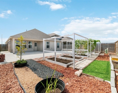 3202 Dawn Redwood Lane - Photo Thumbnail 24
