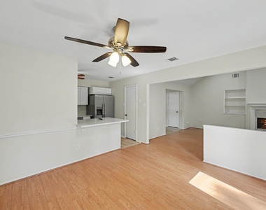 117 N Woodstock Circle Drive - Photo Thumbnail 7