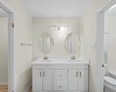 117 N Woodstock Circle Drive - Photo Thumbnail 10
