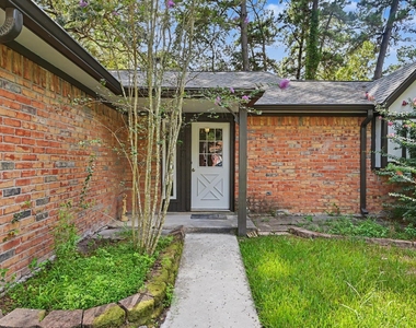 117 N Woodstock Circle Drive - Photo Thumbnail 1