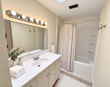5002 Mellon Street - Photo Thumbnail 4