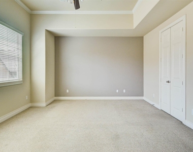 2731 Sherwin Street - Photo Thumbnail 14