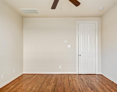 2731 Sherwin Street - Photo Thumbnail 13
