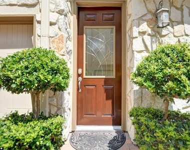 2731 Sherwin Street - Photo Thumbnail 3