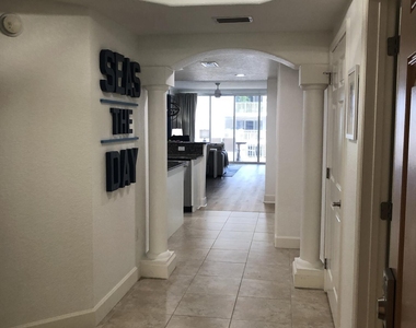 806 Mystic Drive - Photo Thumbnail 4