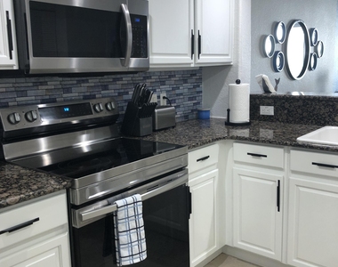 806 Mystic Drive - Photo Thumbnail 49