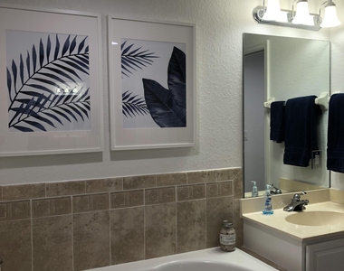 806 Mystic Drive - Photo Thumbnail 40