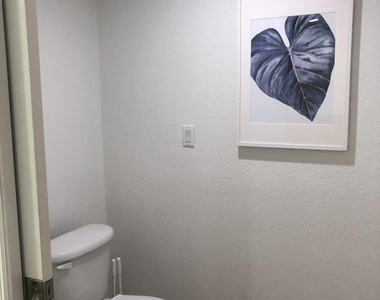 806 Mystic Drive - Photo Thumbnail 42