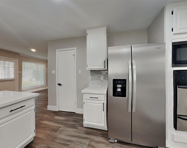 8510 Canyon Pine Drive - Photo Thumbnail 5