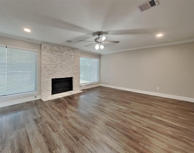 8510 Canyon Pine Drive - Photo Thumbnail 3