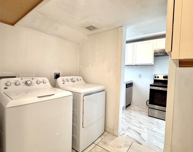 421 Sidney Street - Photo Thumbnail 7