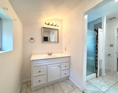 421 Sidney Street - Photo Thumbnail 10