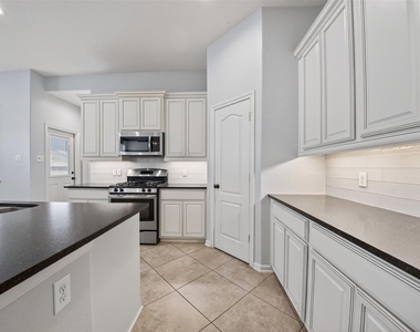 8922 Pinenut Drive - Photo Thumbnail 17