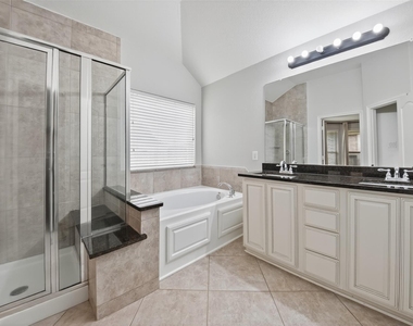 8922 Pinenut Drive - Photo Thumbnail 36