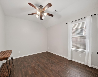 8922 Pinenut Drive - Photo Thumbnail 20