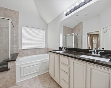 8922 Pinenut Drive - Photo Thumbnail 33