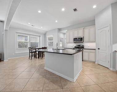 8922 Pinenut Drive - Photo Thumbnail 25
