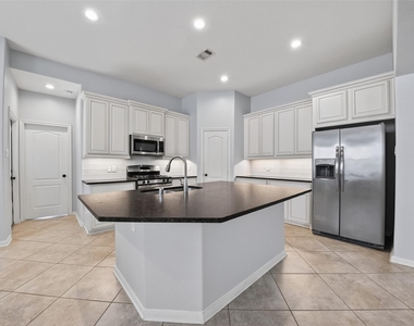 8922 Pinenut Drive - Photo Thumbnail 18
