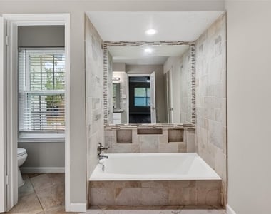 2402 Oak Shores Drive - Photo Thumbnail 23