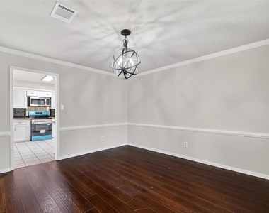2402 Oak Shores Drive - Photo Thumbnail 8
