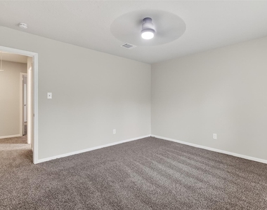 2402 Oak Shores Drive - Photo Thumbnail 37