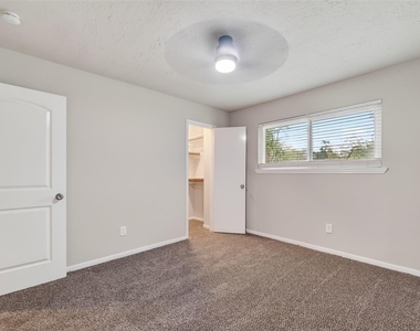 2402 Oak Shores Drive - Photo Thumbnail 32