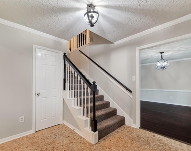 2402 Oak Shores Drive - Photo Thumbnail 17