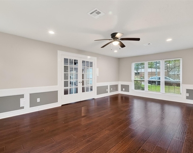 2402 Oak Shores Drive - Photo Thumbnail 6
