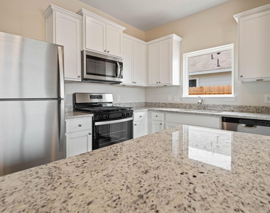 712 Jasmine Ridge Lane - Photo Thumbnail 9