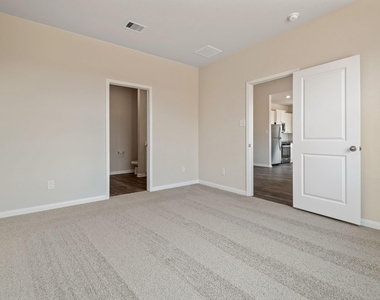 712 Jasmine Ridge Lane - Photo Thumbnail 16