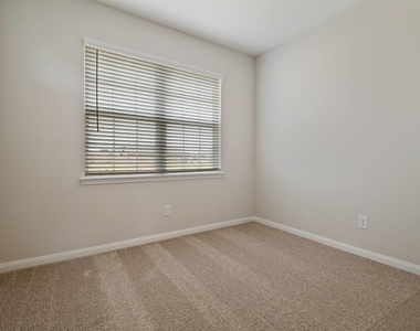 712 Jasmine Ridge Lane - Photo Thumbnail 11