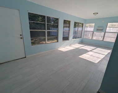 2443 Mercury Drive - Photo Thumbnail 7