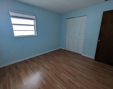 2443 Mercury Drive - Photo Thumbnail 14
