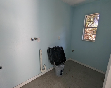 2443 Mercury Drive - Photo Thumbnail 10