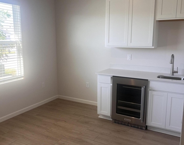 1654 Garabaldi Circle Se - Photo Thumbnail 12