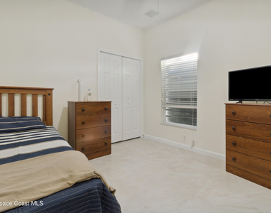 1581 Zaffer Street Nw - Photo Thumbnail 5