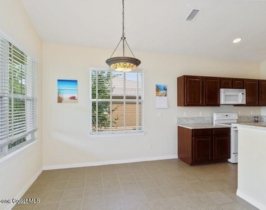 1020 Venetian Drive - Photo Thumbnail 3