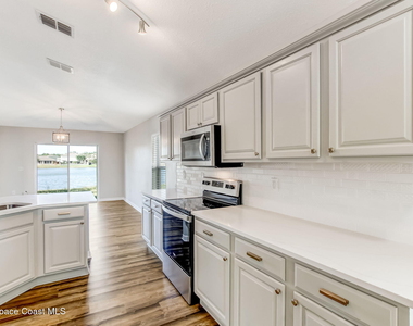 3254 Burdock Avenue - Photo Thumbnail 5