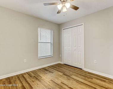 3254 Burdock Avenue - Photo Thumbnail 16