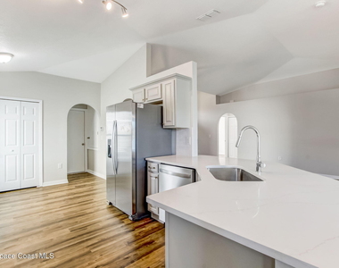 3254 Burdock Avenue - Photo Thumbnail 4