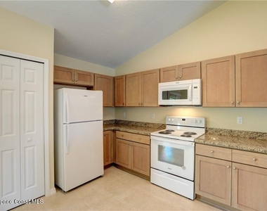 8966 101st Avenue - Photo Thumbnail 15
