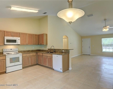 8966 101st Avenue - Photo Thumbnail 11