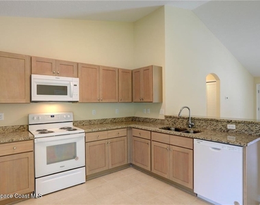 8966 101st Avenue - Photo Thumbnail 13