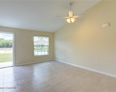 8966 101st Avenue - Photo Thumbnail 5